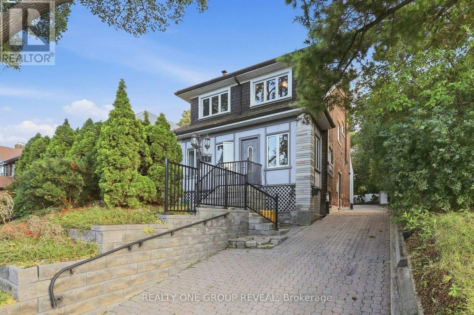 83 Lawrence Avenue E, Toronto, ON, M4N 1S5