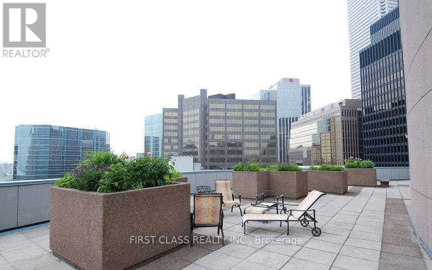 1303-33 University Avenue, Toronto, ON, M5J 2S7 - 14
