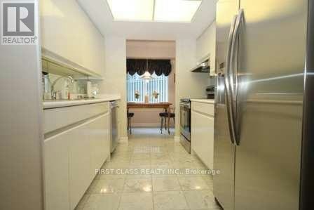 1303-33 University Avenue, Toronto, ON, M5J 2S7 - 18