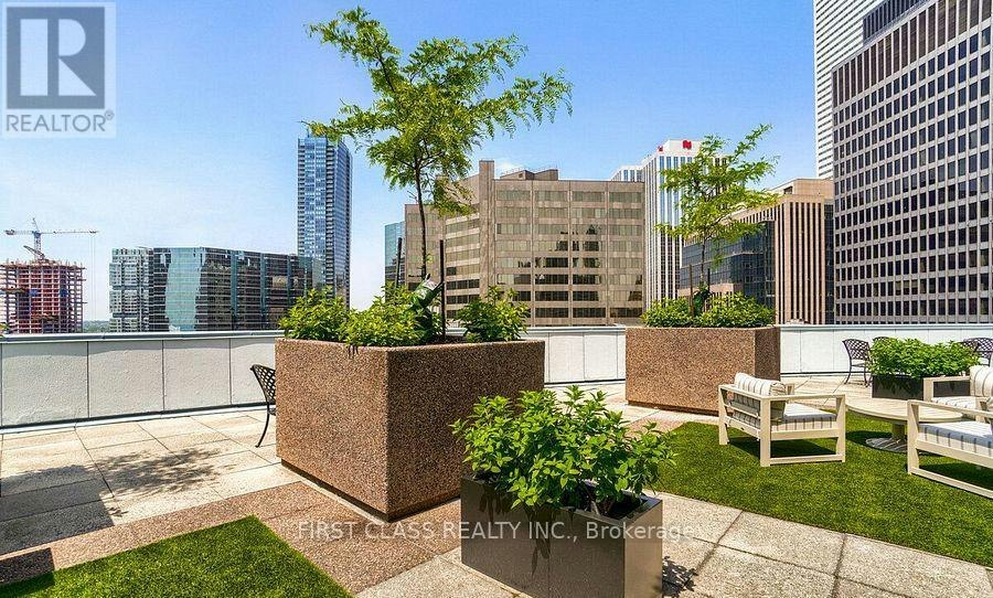 1303-33 University Avenue, Toronto, ON, M5J 2S7 - 22