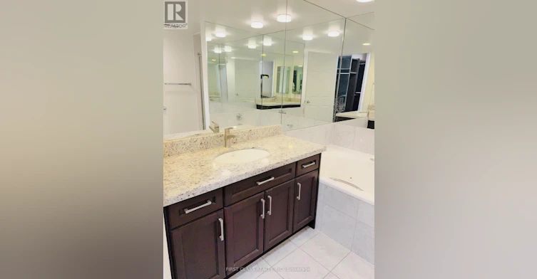 1303-33 University Avenue, Toronto, ON, M5J 2S7 - 13