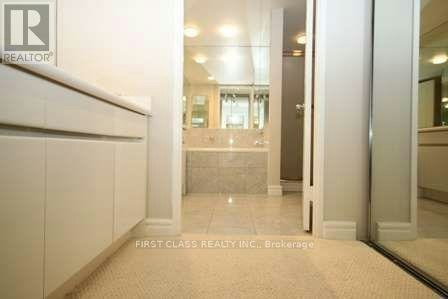 1303-33 University Avenue, Toronto, ON, M5J 2S7 - 17