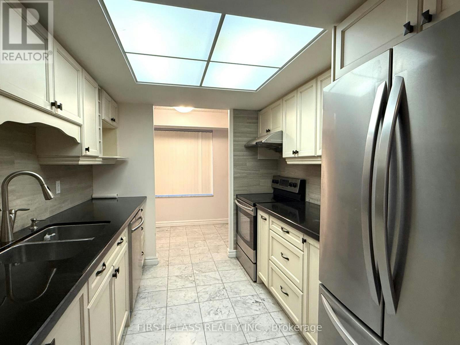 1303-33 University Avenue, Toronto, ON, M5J 2S7 - 10