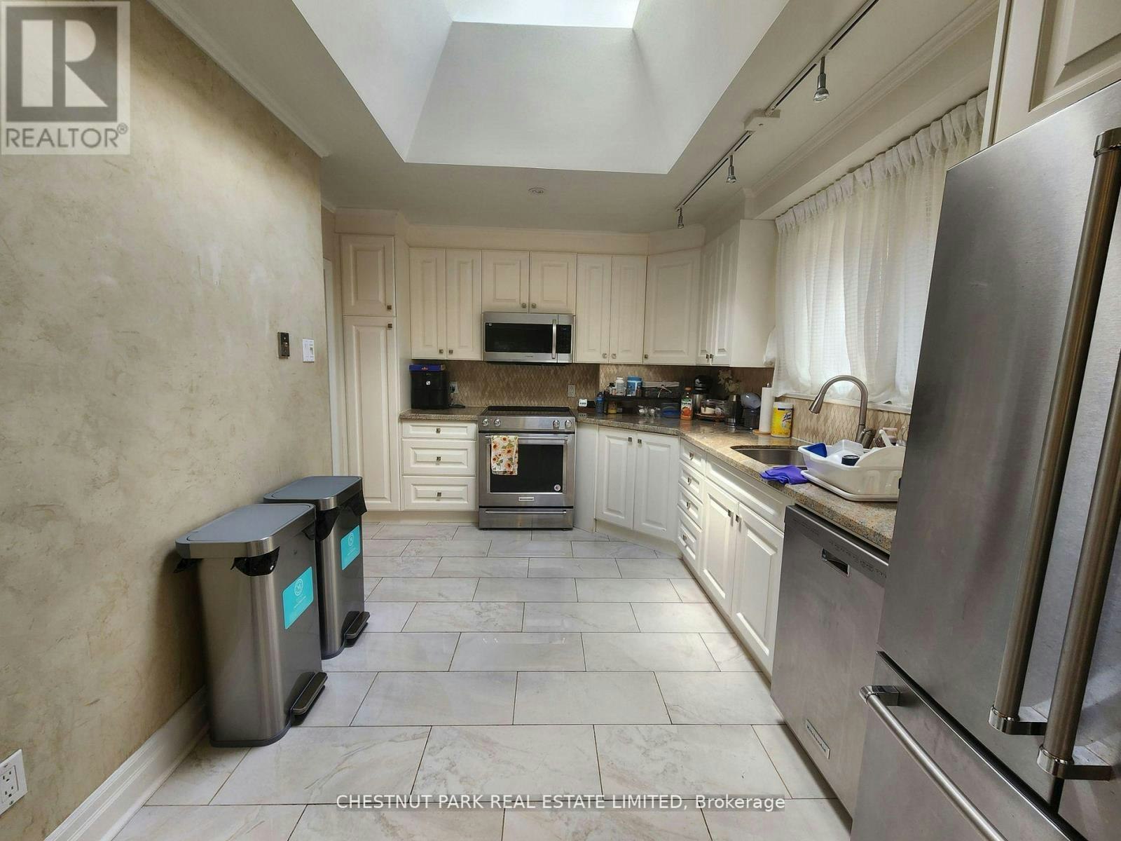 184 Burbank Drive, Toronto, ON, M2K 1P4 - 6