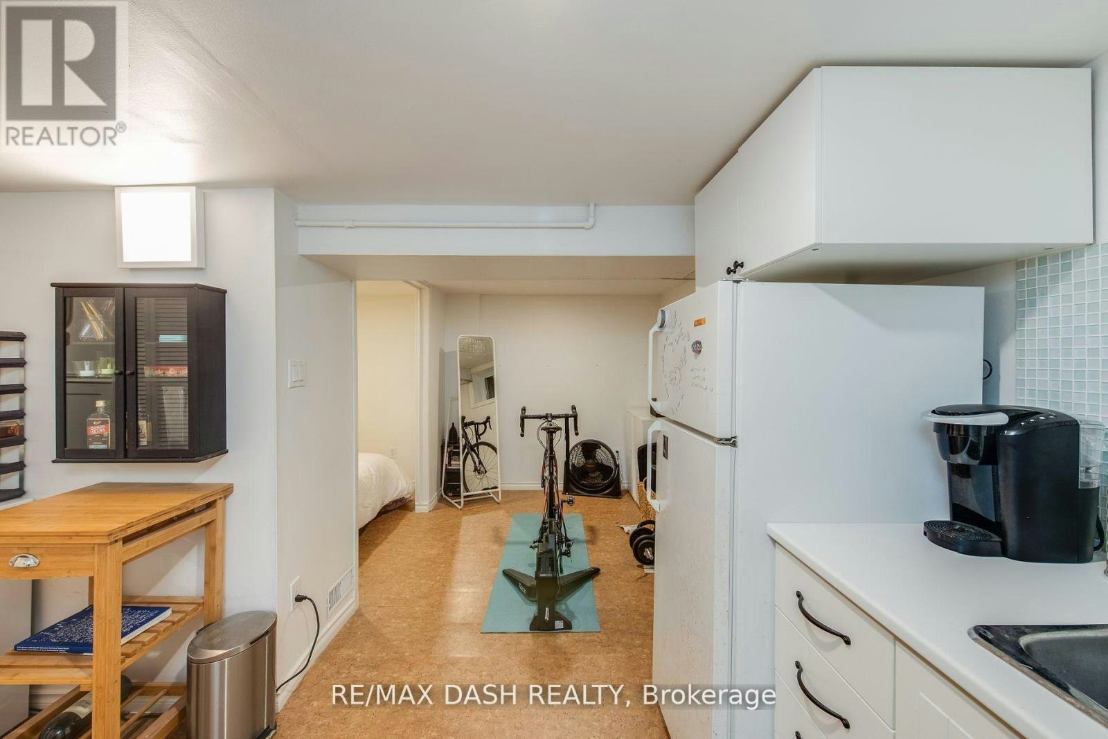 74 Oak Park Avenue, Toronto, ON, M4C 4M3 - 20