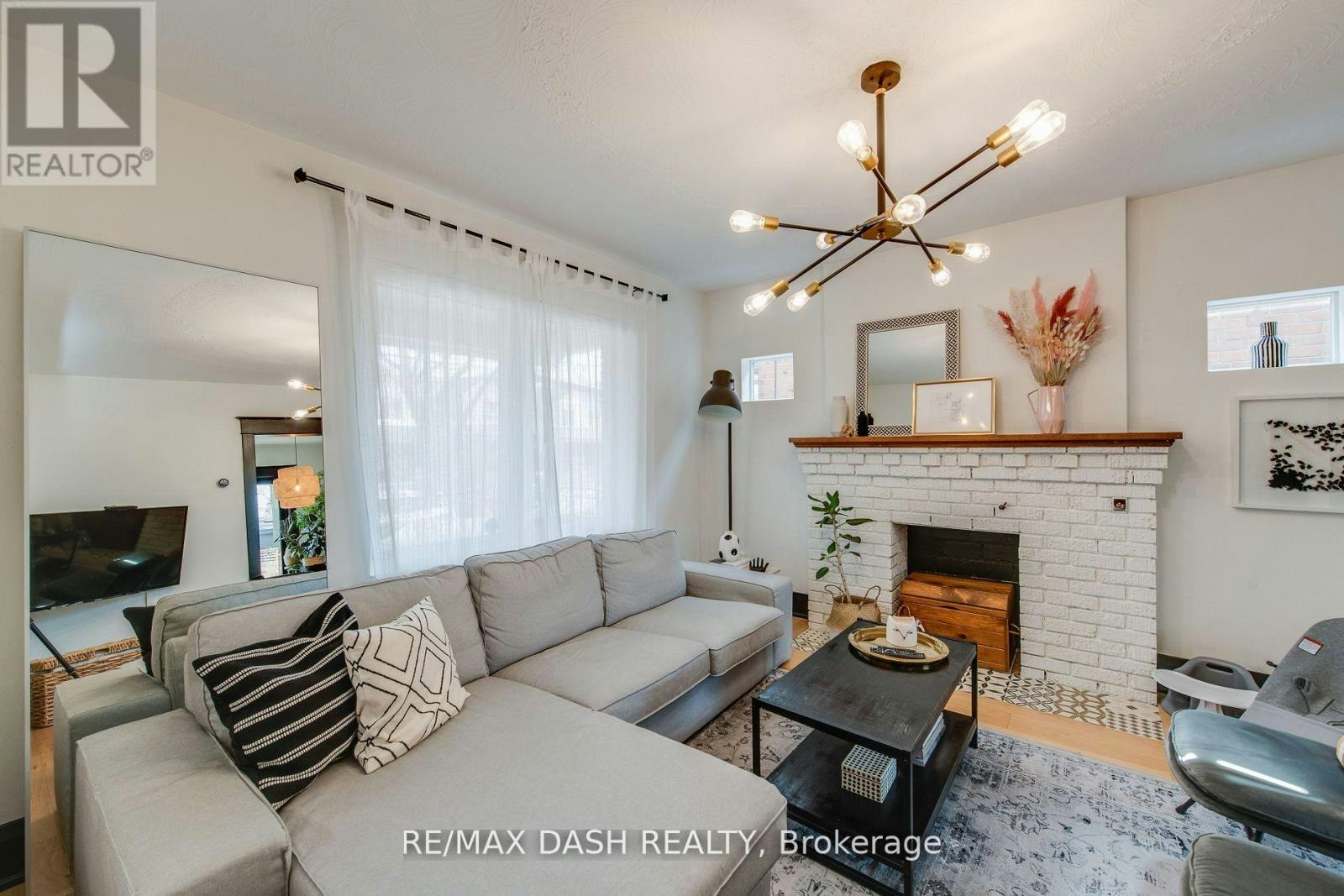 74 Oak Park Avenue, Toronto, ON, M4C 4M3 - 3