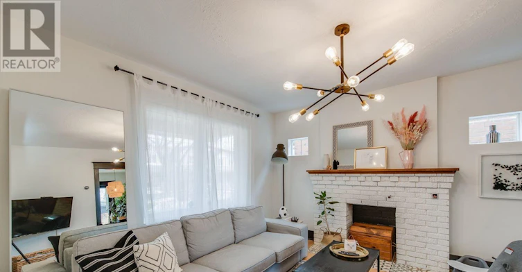 74 Oak Park Avenue, Toronto, ON, M4C 4M3 - 3