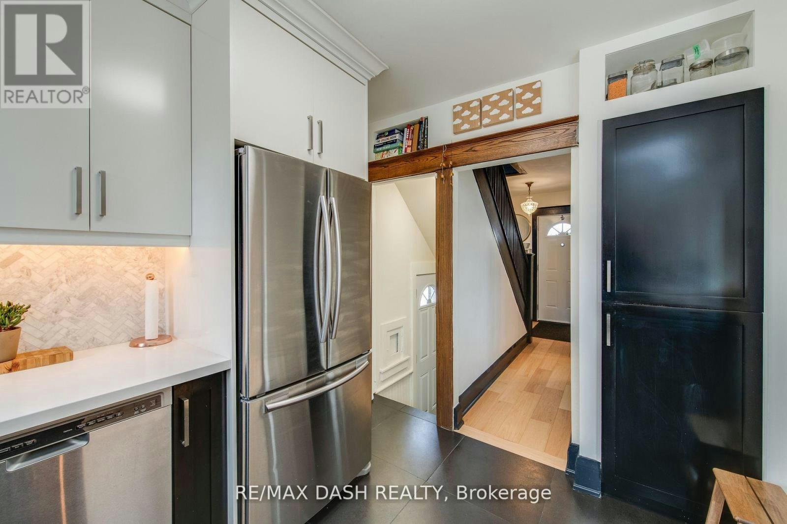 74 Oak Park Avenue, Toronto, ON, M4C 4M3 - 11