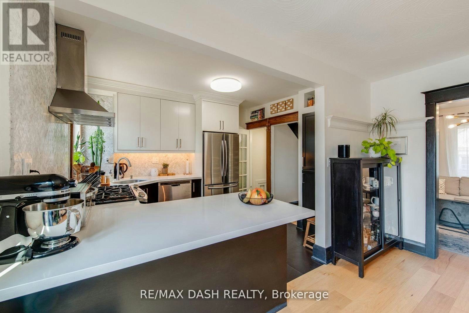 74 Oak Park Avenue, Toronto, ON, M4C 4M3 - 10