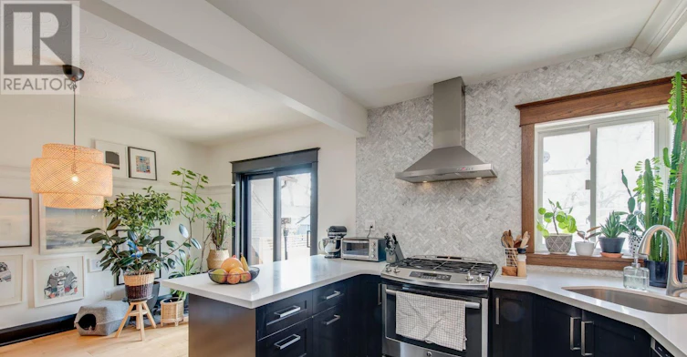 74 Oak Park Avenue, Toronto, ON, M4C 4M3 - 7