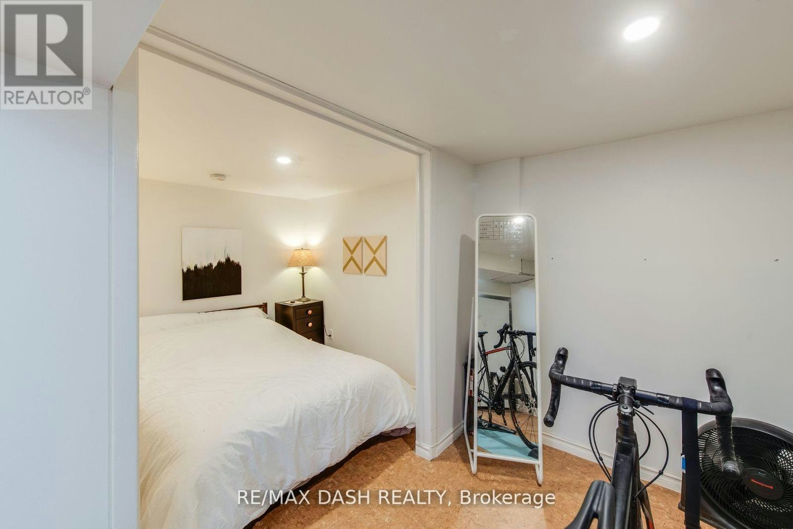 74 Oak Park Avenue, Toronto, ON, M4C 4M3 - 19