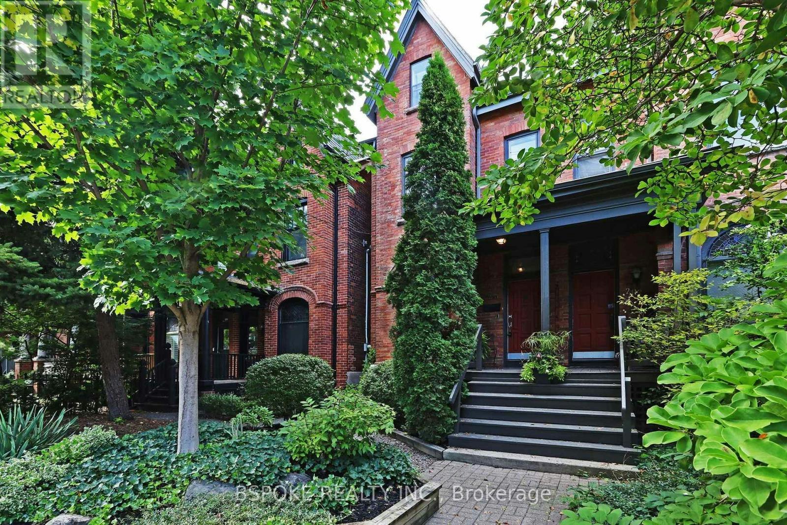 200 First Avenue, Toronto, ON, M4M 1X1