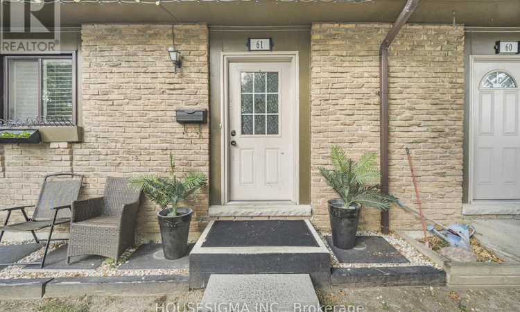 61-105 Hansen Road N