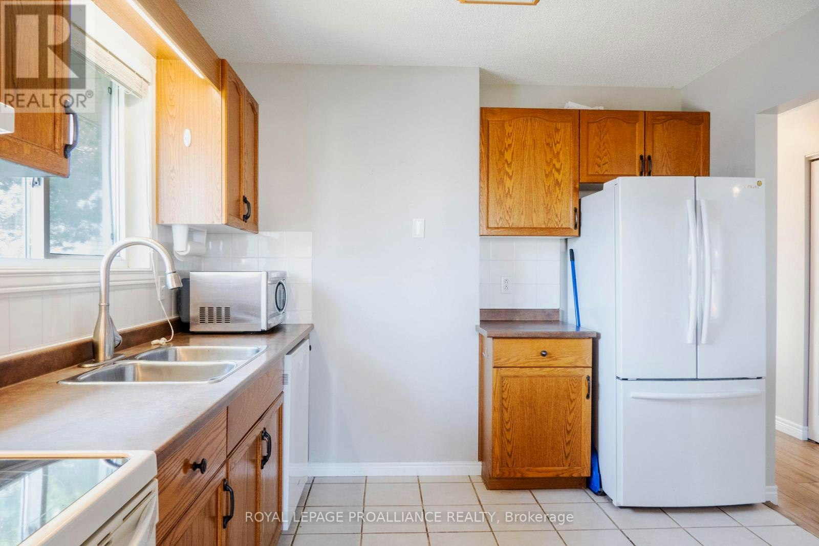 11 Carrying Place Road, Quinte West, ON, K8V 3E6 - 11