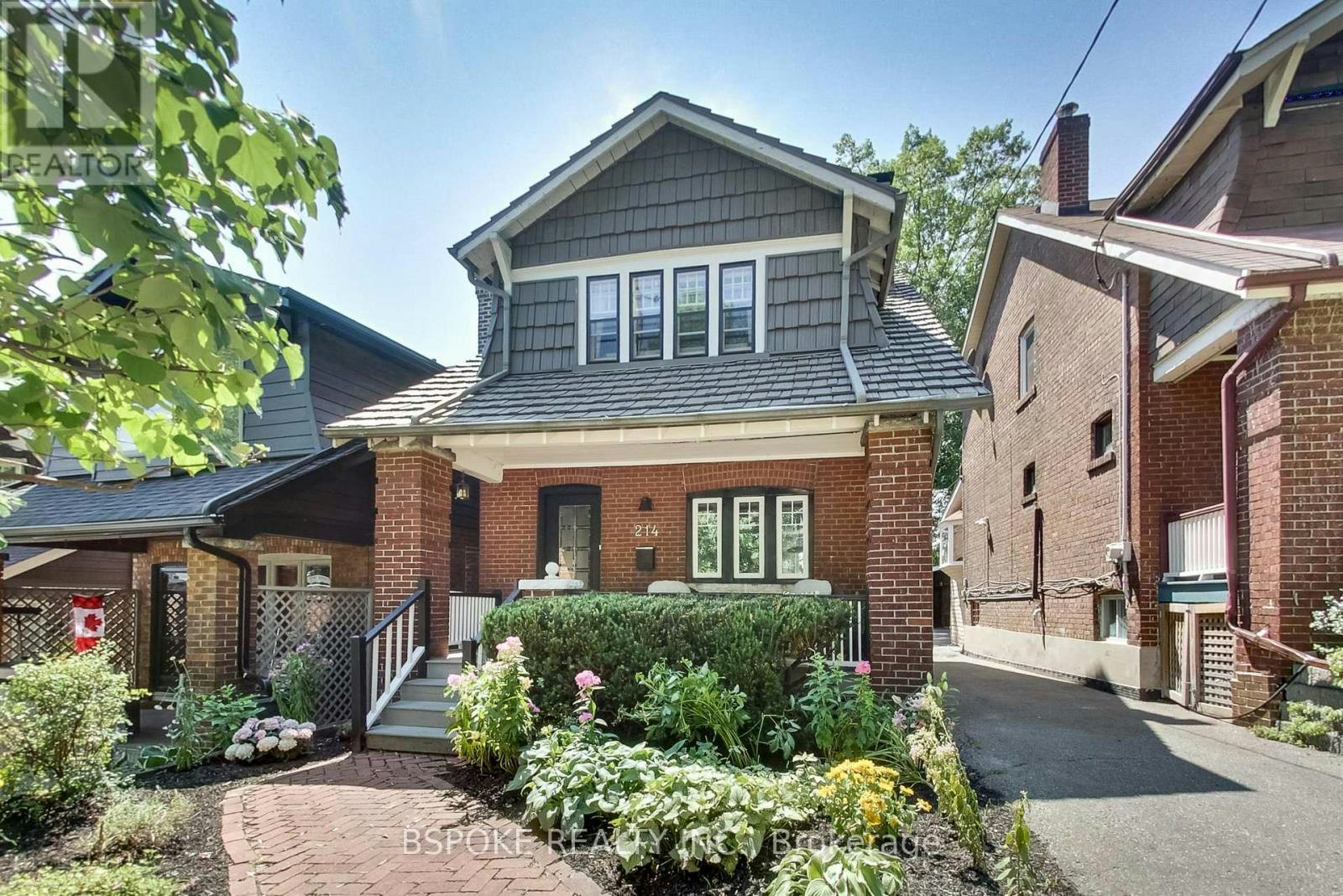 214 Gainsborough Road, Toronto, ON, M4L 3C6
