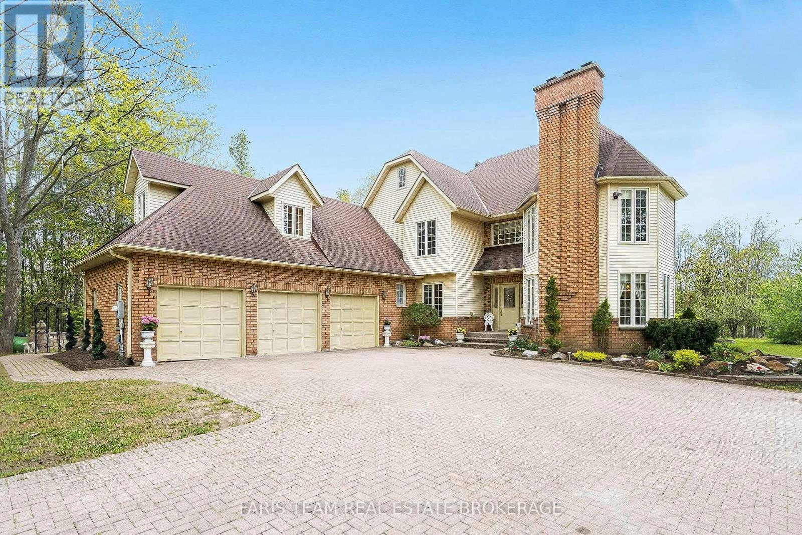 4 Mills Circle, Springwater, ON, L9X 0J7