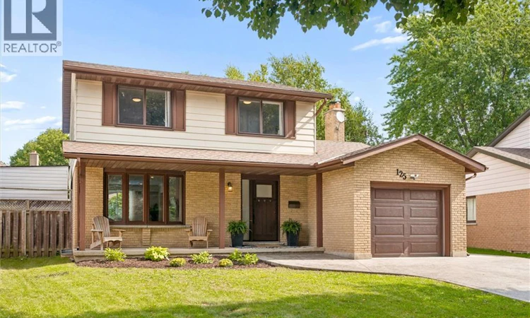 125 Martinglen Crescent