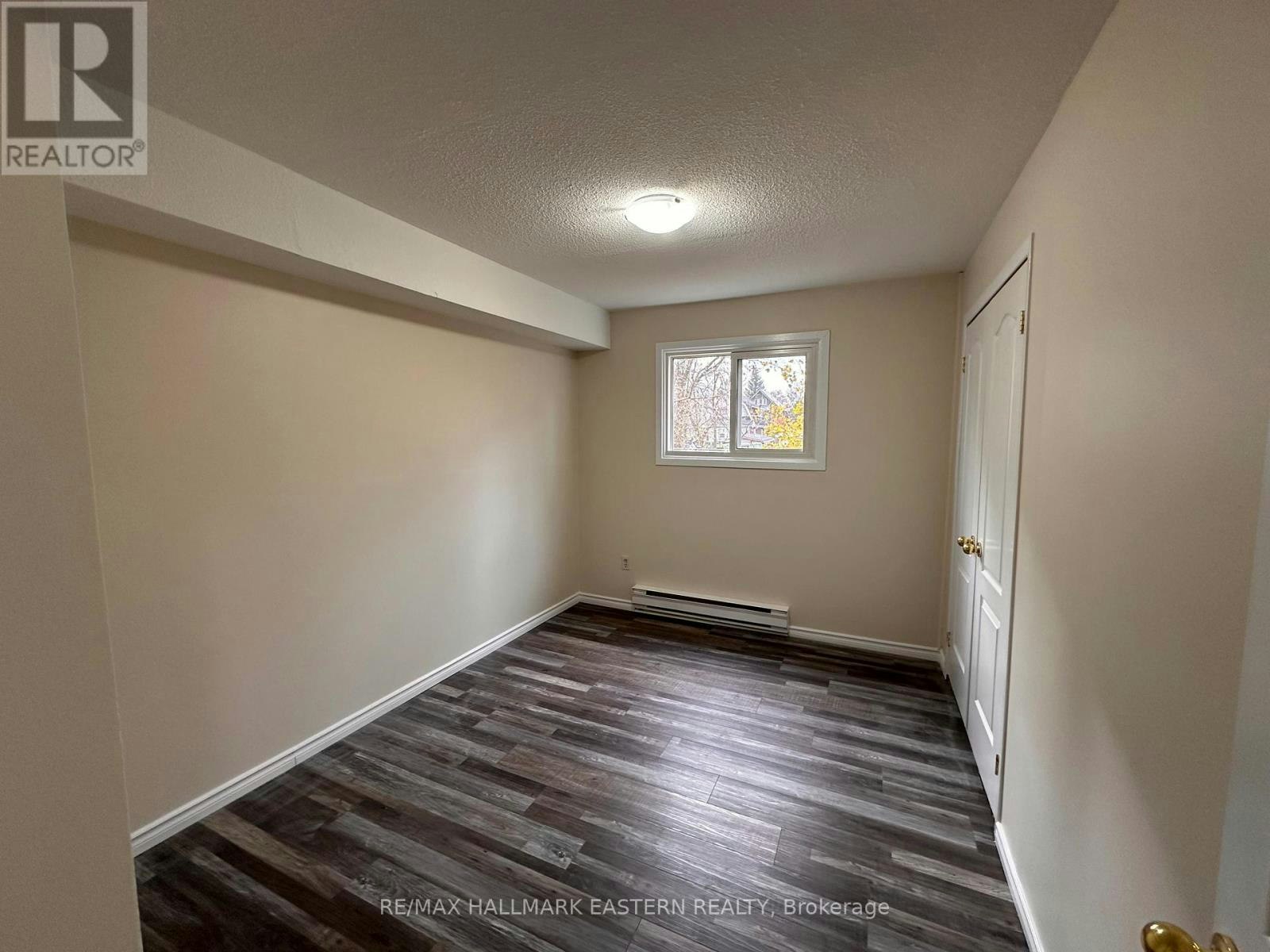 203-106 Lansdowne Street, Peterborough, ON, K9J 1Y1 - 2