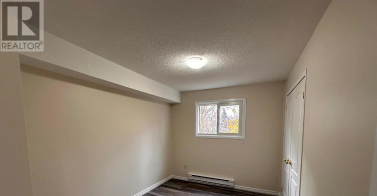 203-106 Lansdowne Street, Peterborough, ON, K9J 1Y1 - 2