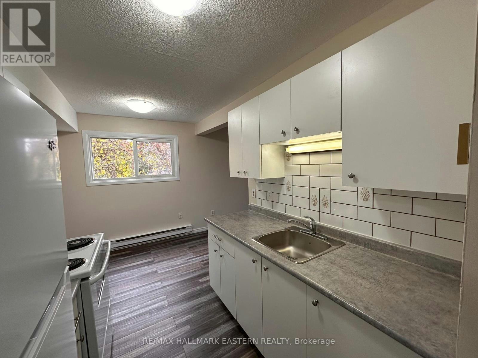 203-106 Lansdowne Street, Peterborough, ON, K9J 1Y1 - 6