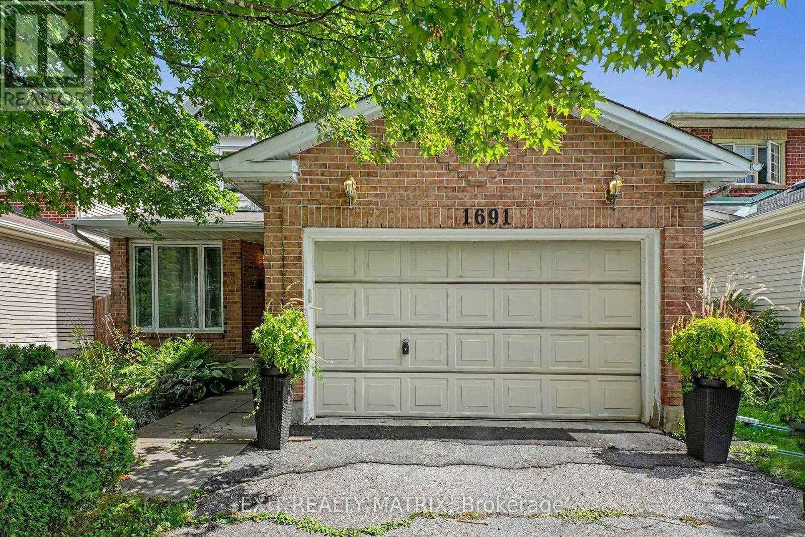1691 Hunters Run Drive, Ottawa, ON, K1C 6X3