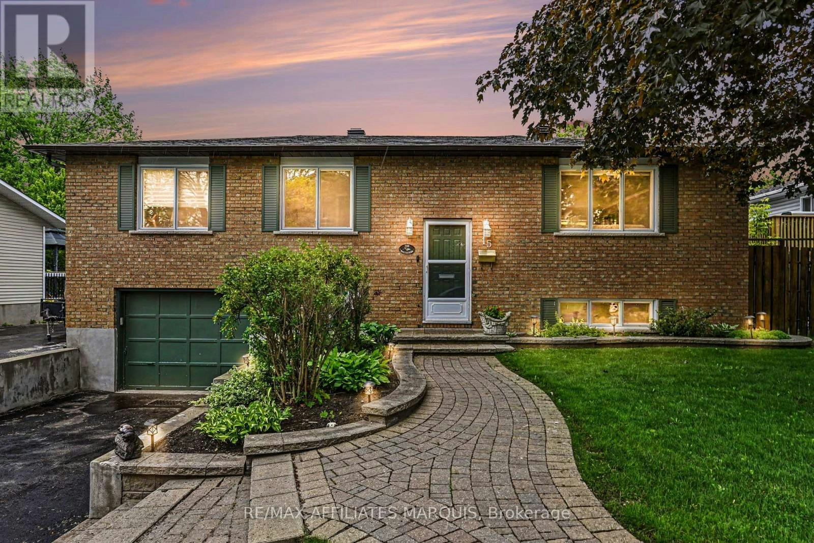 15 Pearl Street, Smiths Falls, ON, K7A 5G2