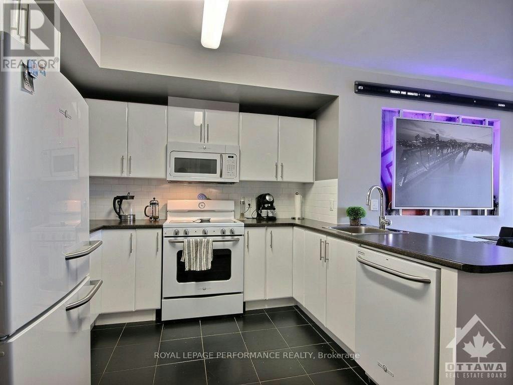 202-242 Rideau Street, Ottawa, ON, K1N 0B7 - 4