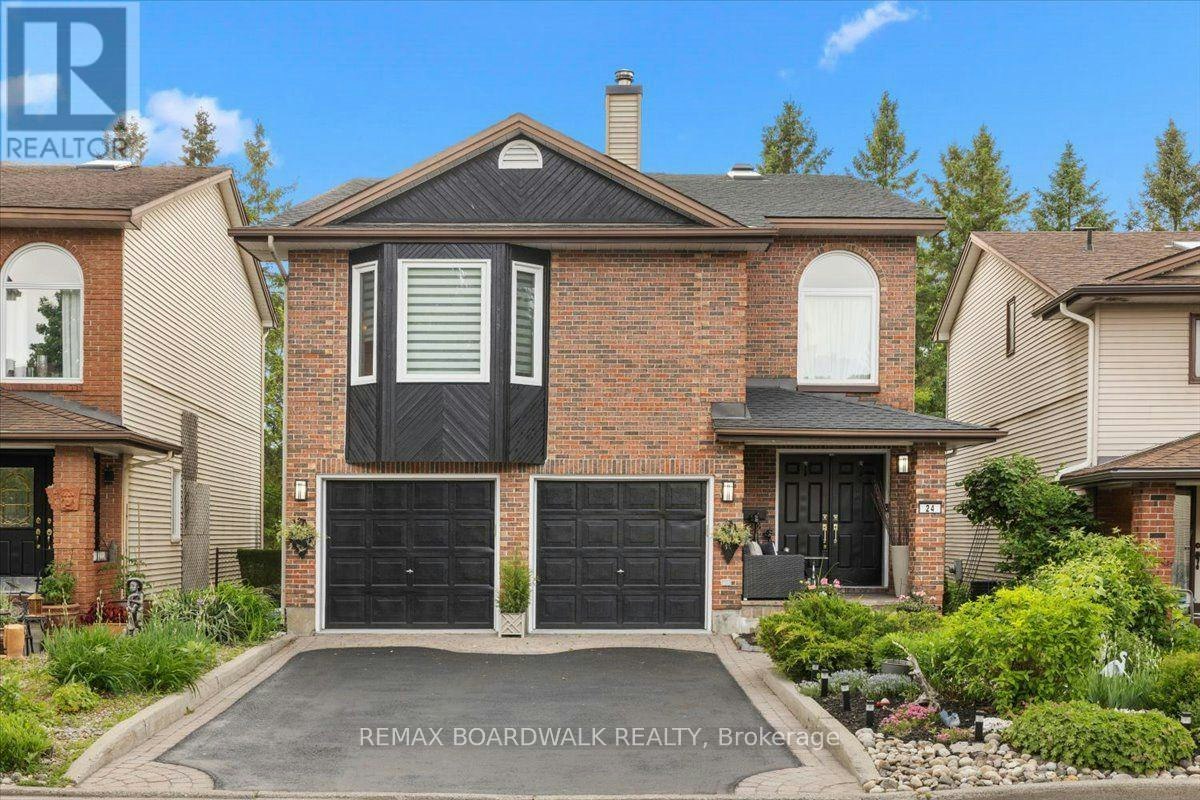 24 Hackett Street, Ottawa, ON, K1V 0P7