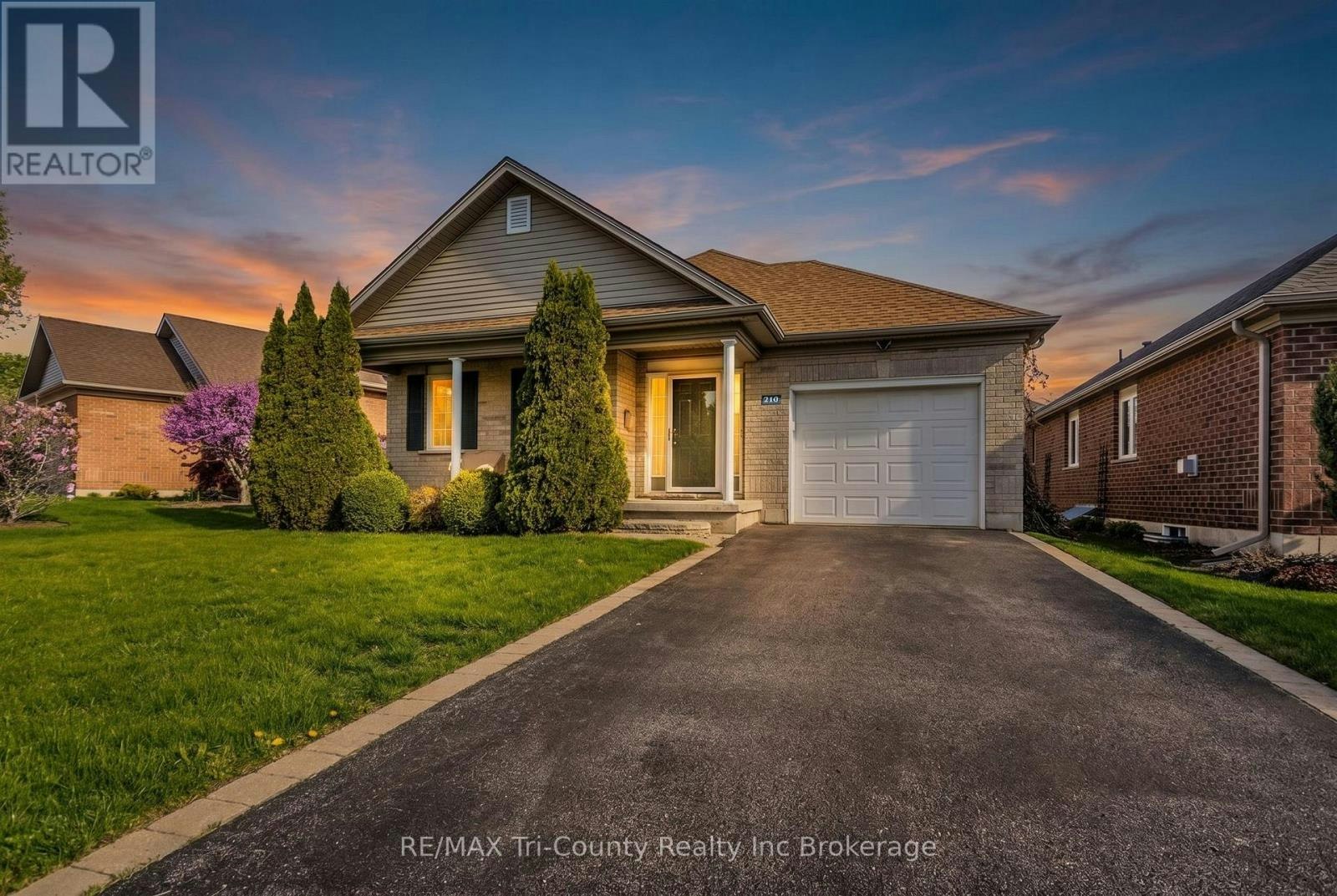 210 Baldwin Street, Tillsonburg, ON, N4G 5W3