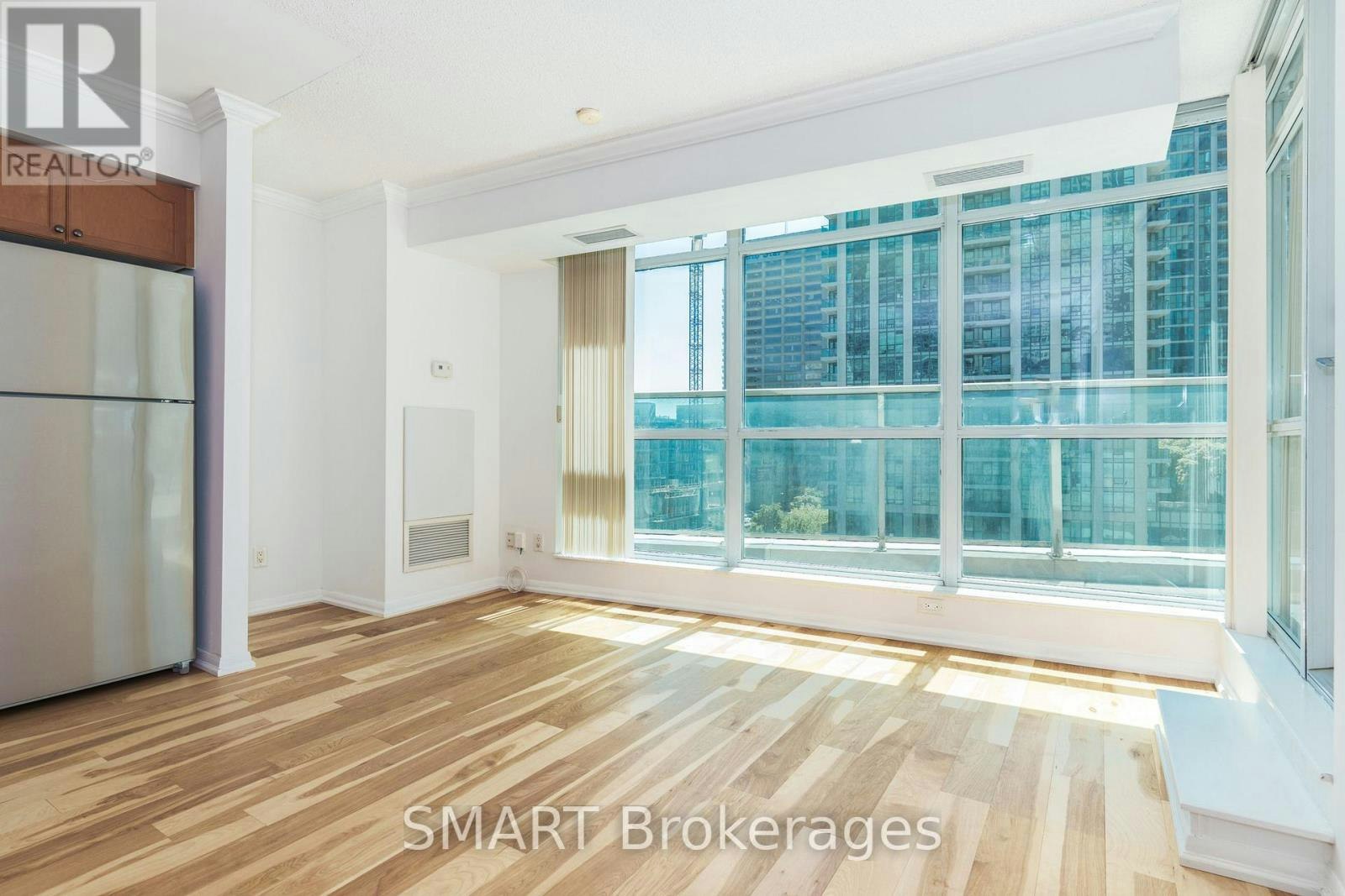 713-18 Yonge Street, Toronto, ON, M5E 1Z8 - 19