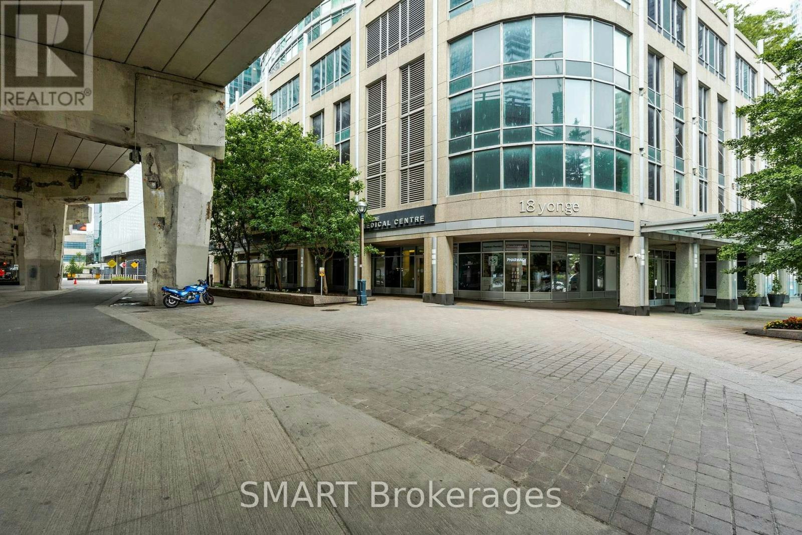 713-18 Yonge Street, Toronto, ON, M5E 1Z8 - 4