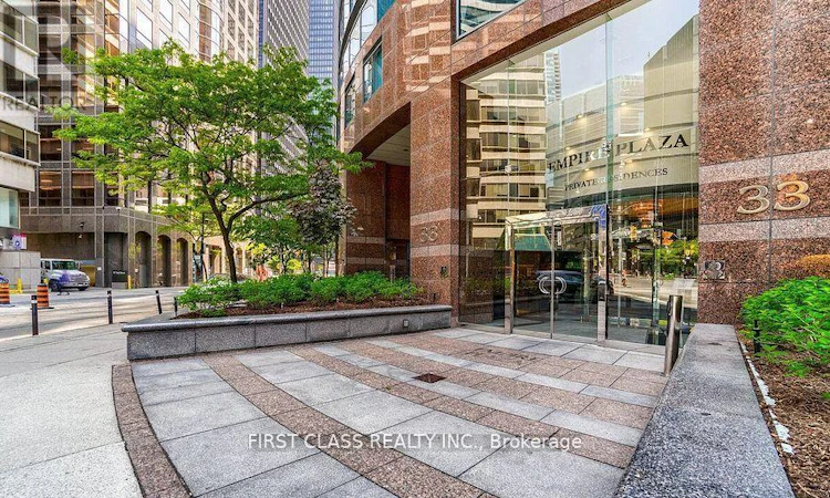 1303-33 University Avenue