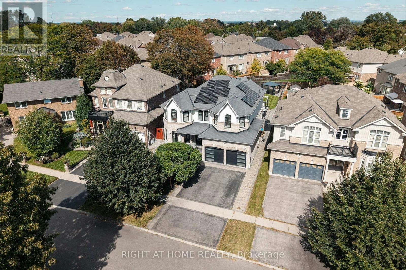 66 Rideout Street, Ajax, ON, L1S 1P8
