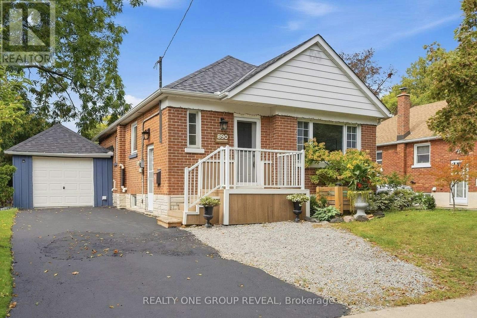 890 Grierson Street, Oshawa, ON, L1G 5J9