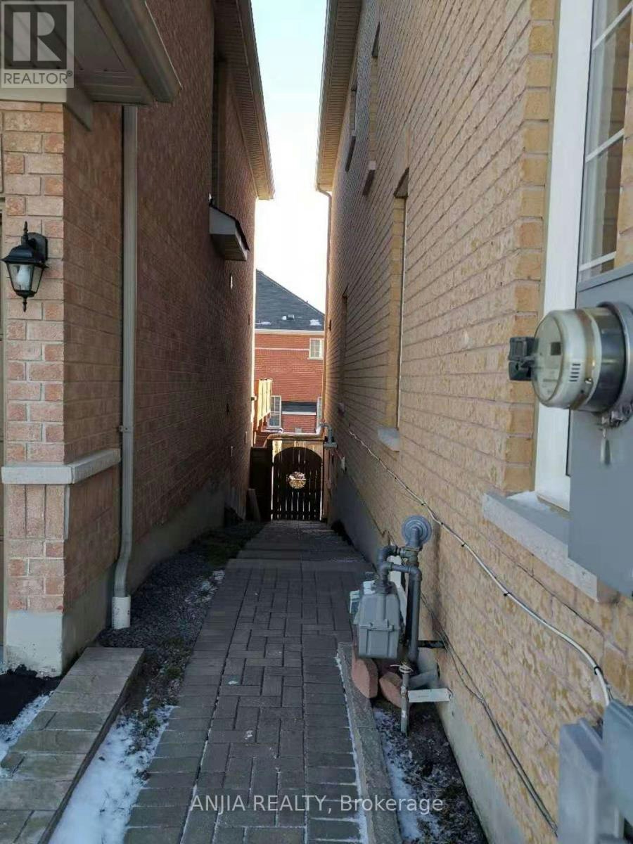 BSMT-11 Luce Drive, Ajax, ON, L1Z 0K2