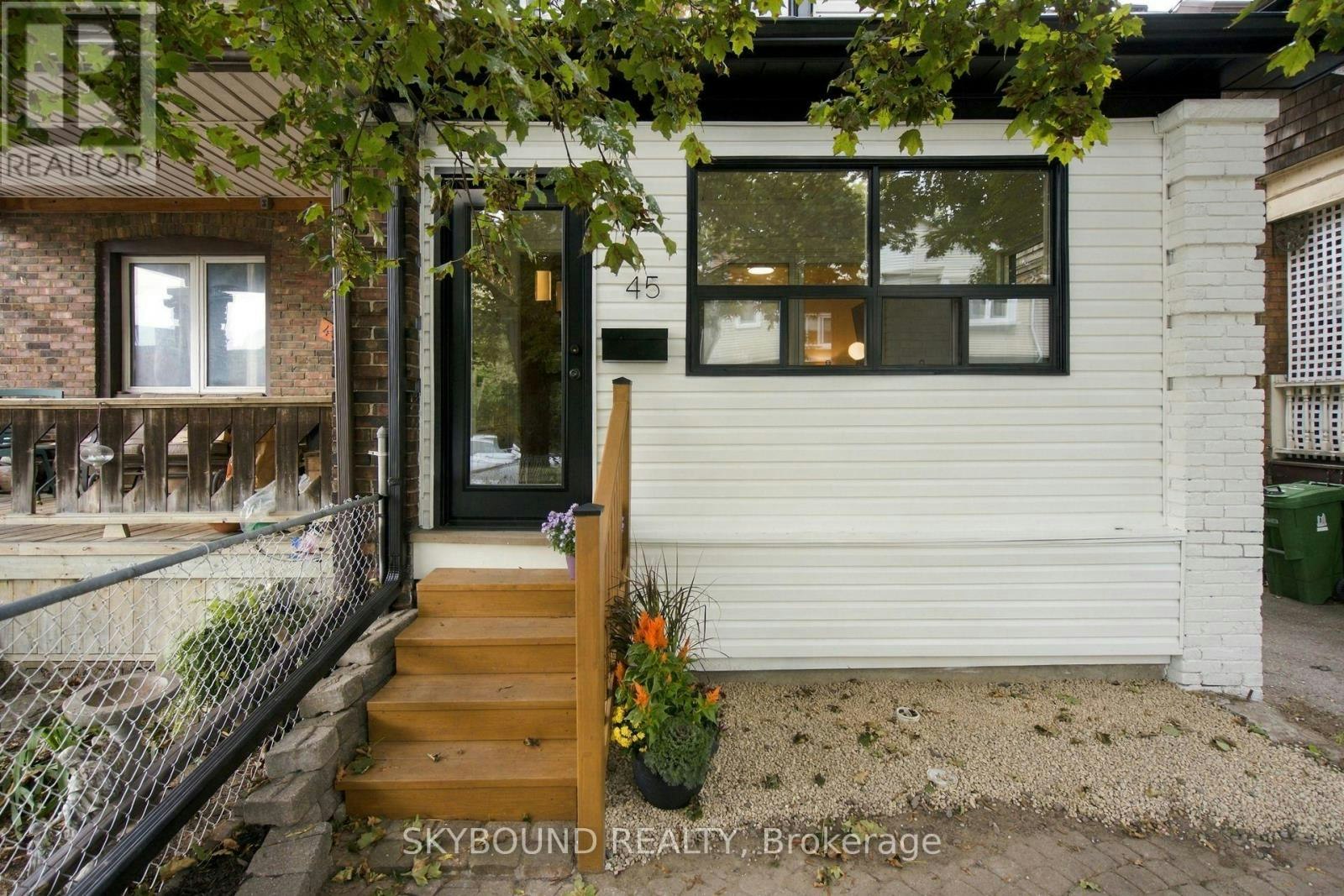 45 Westlake Avenue, Toronto, ON, M4C 4P7