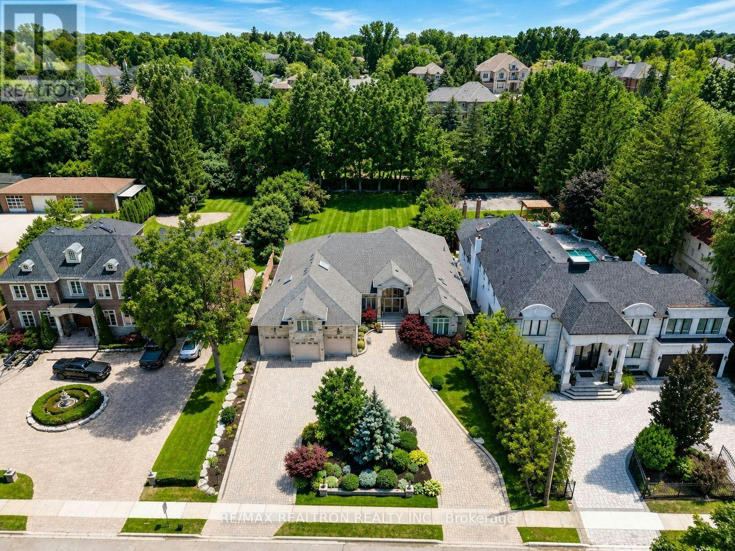 16 Boyle Drive, Richmond Hill, ON, L4C 6C9