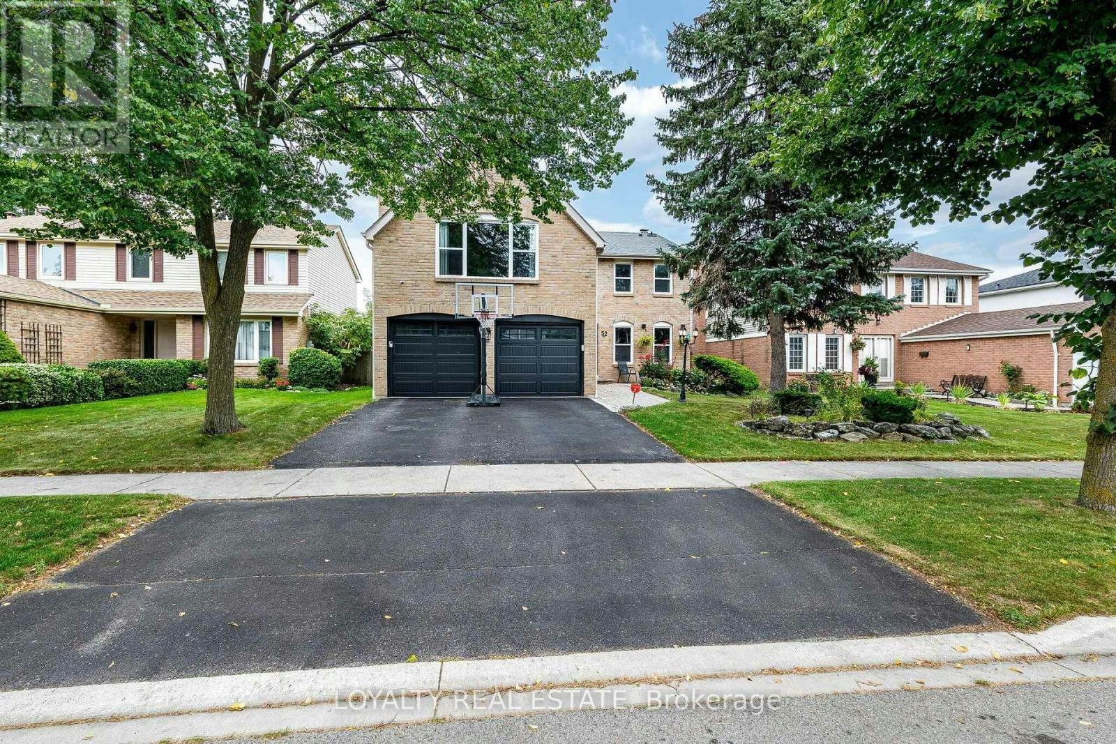 52 Newcastle Crescent, Brampton, ON, L6S 3Y8