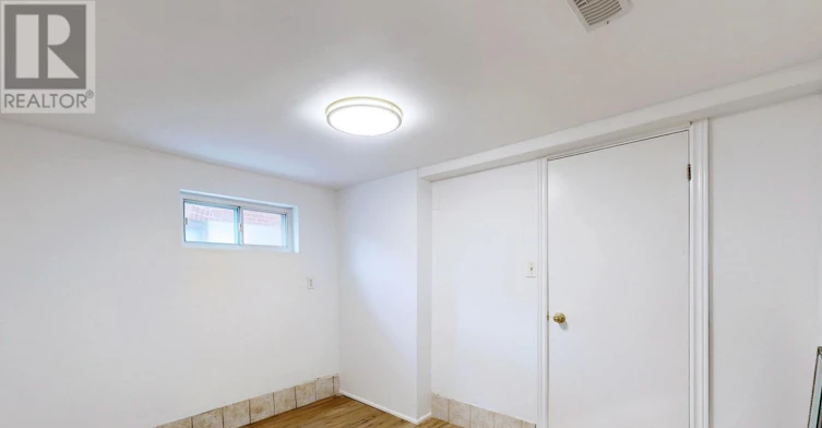 BSMT-102 Bowie Avenue, Toronto, ON, M6E 2P7 - 9