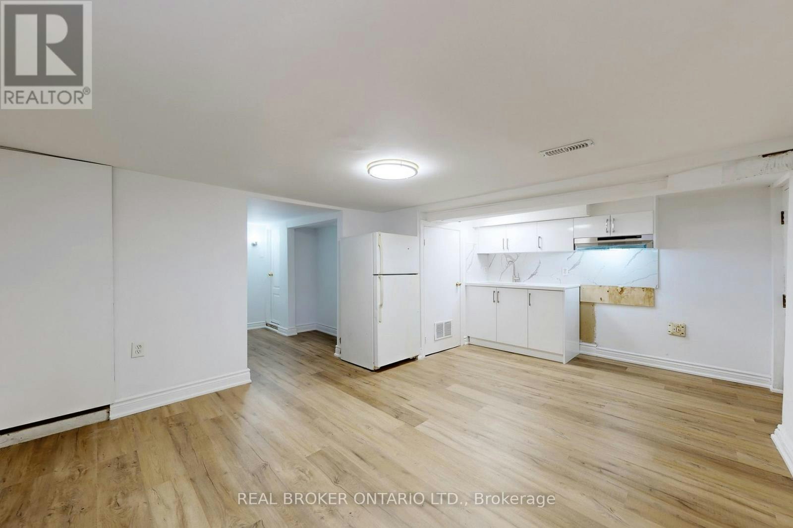 BSMT-102 Bowie Avenue, Toronto, ON, M6E 2P7 - 2