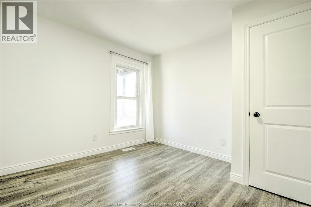 UPPER-3076 Sandwich, Windsor, ON, N9C 1A4 - 12