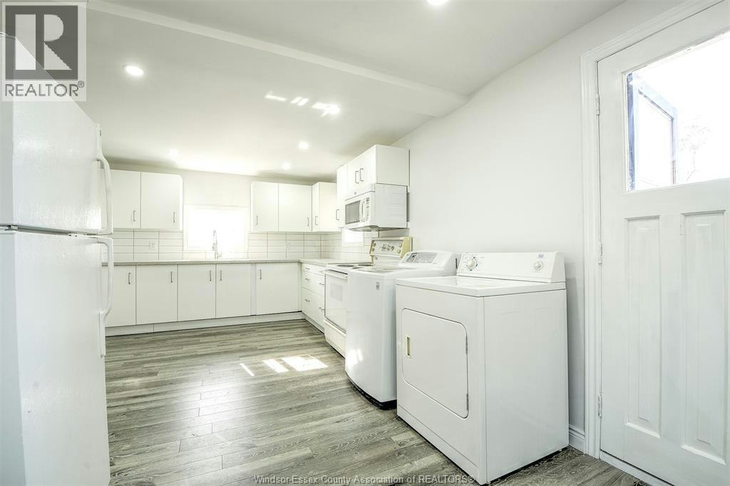 UPPER-3076 Sandwich, Windsor, ON, N9C 1A4 - 9