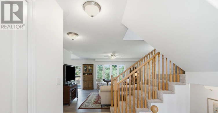 26 Fallingbrook Crescent, Kawartha Lakes, ON, K9V 0B3 - 6