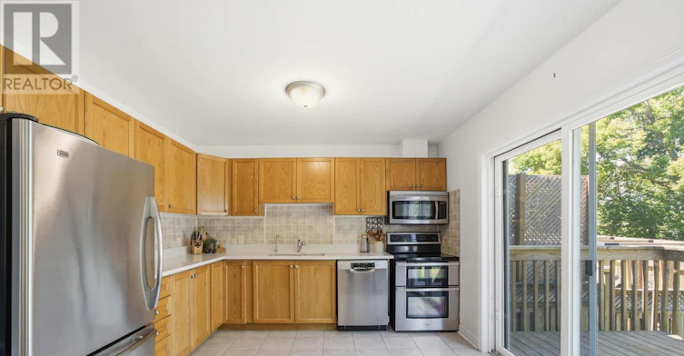 26 Fallingbrook Crescent, Kawartha Lakes, ON, K9V 0B3 - 10