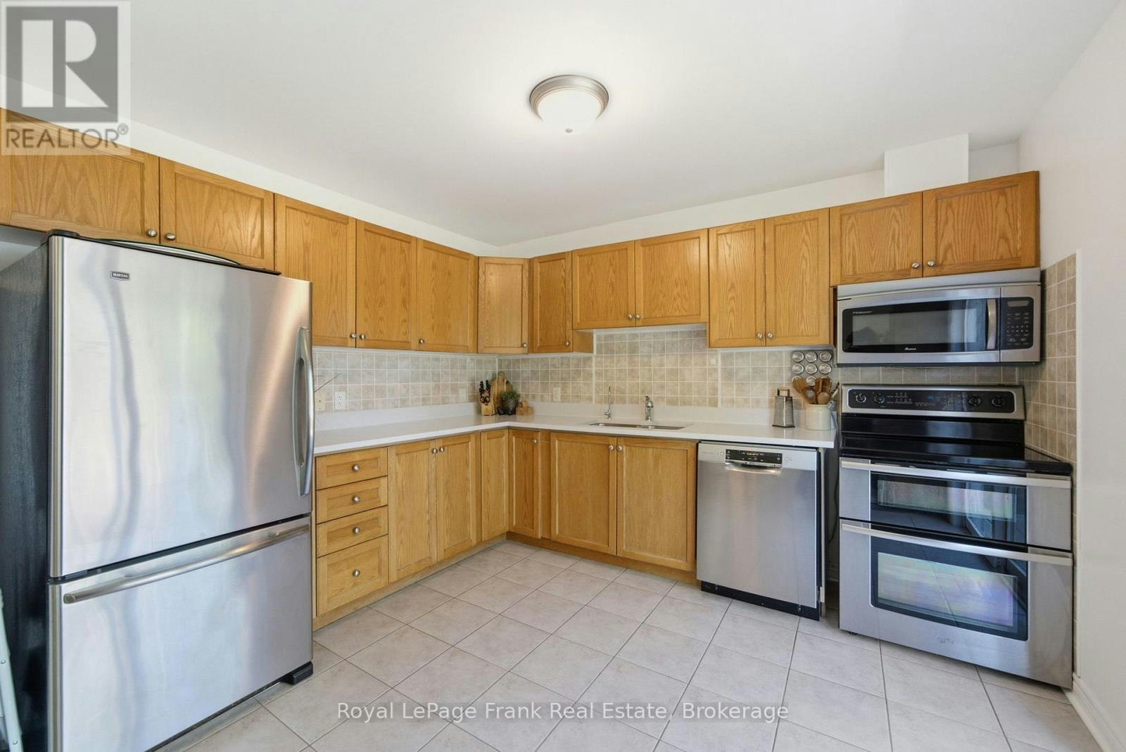 26 Fallingbrook Crescent, Kawartha Lakes, ON, K9V 0B3 - 11