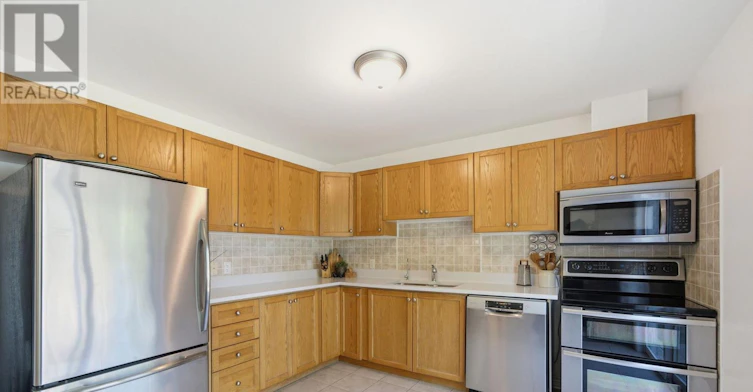 26 Fallingbrook Crescent, Kawartha Lakes, ON, K9V 0B3 - 11