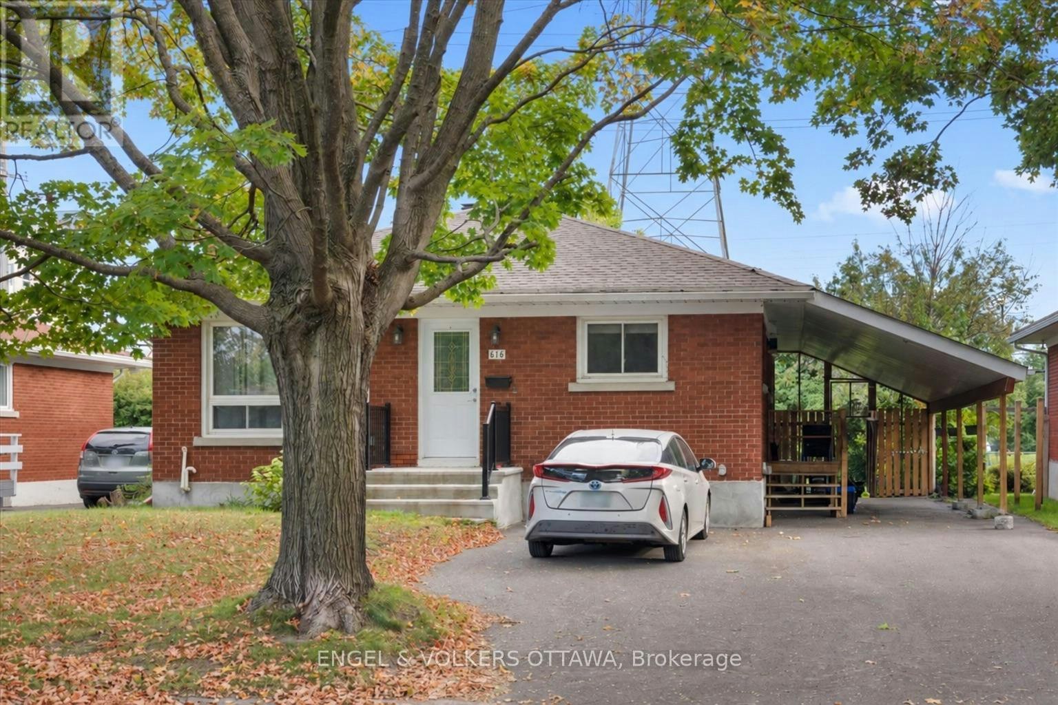 B-616 Browning Avenue, Ottawa, ON, K1G 0T9