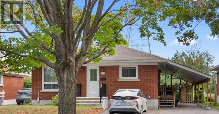 B-616 Browning Avenue, Ottawa, ON, K1G 0T9