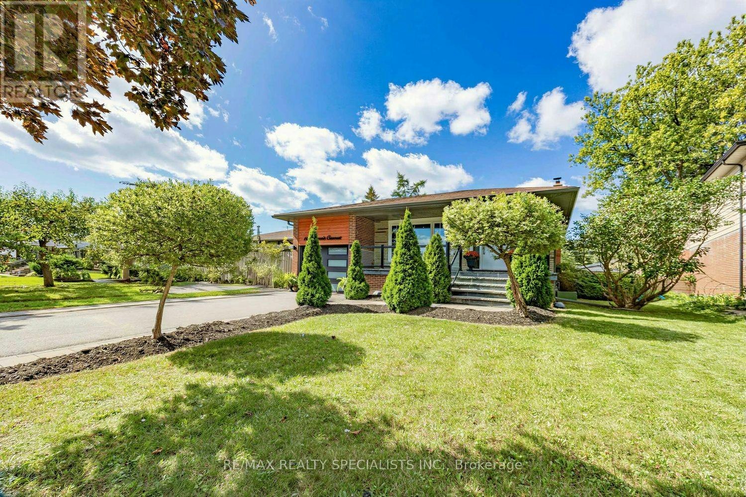 16 Langevin Crescent, Toronto, ON, M1C 2B6