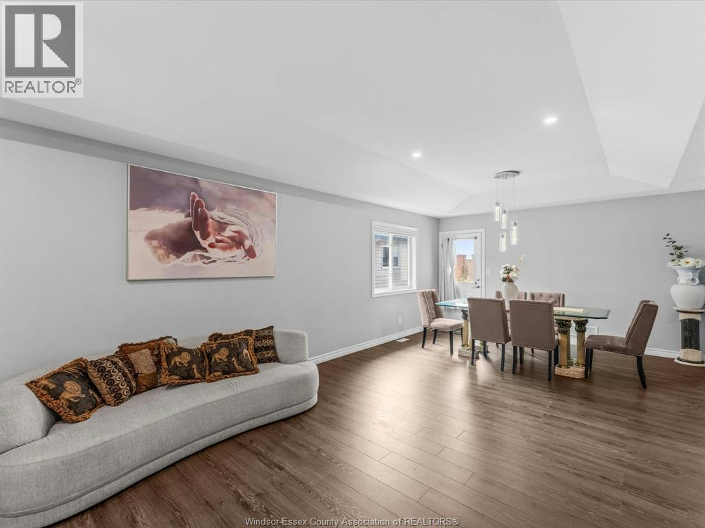3137 Viola Crescent, Windsor, ON, N8N 0A1 - 5